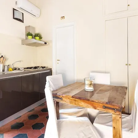 Delightful Piazza Di Spagna With Balcony Apartamento Roma