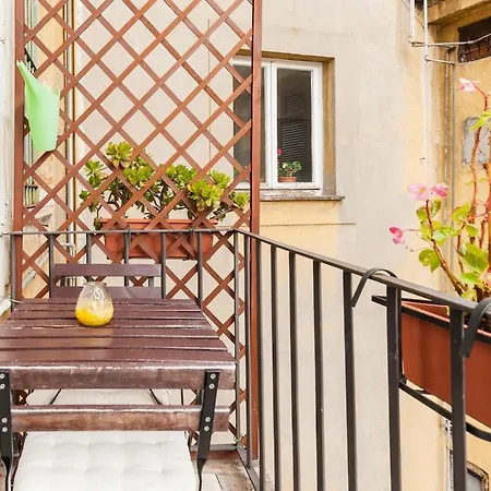 Delightful Piazza Di Spagna With Balcony