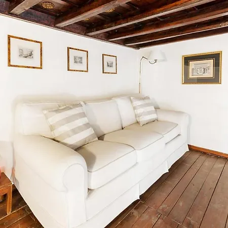Delightful Piazza Di Spagna With Balcony Apartamento