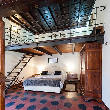 Delightful Piazza Di Spagna With Balcony *